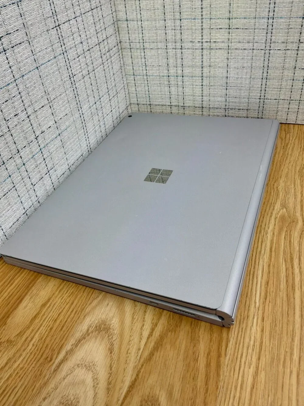 Microsoft Surface 2 15 i7-8th Gen 16GB 512GB SSD 6GB GPU Win11 Pro
